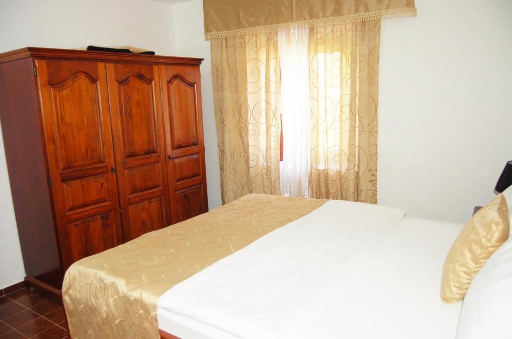 Отель Hotel Palata Venezia Улцинь