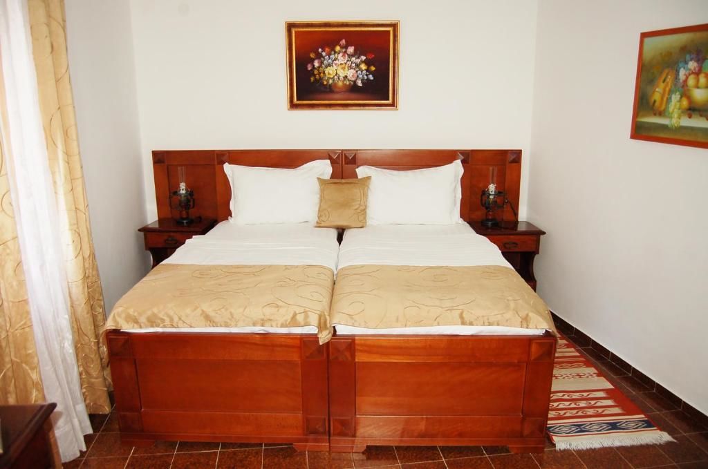 Отель Hotel Palata Venezia Улцинь