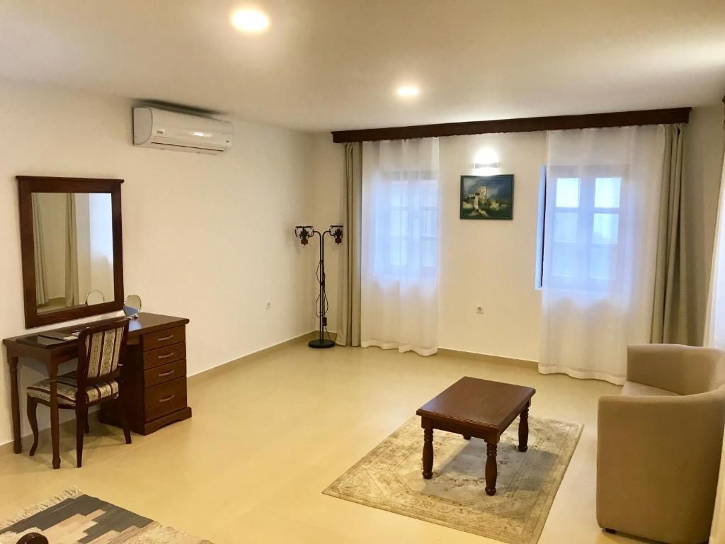 Отель Hotel Palata Venezia Улцинь