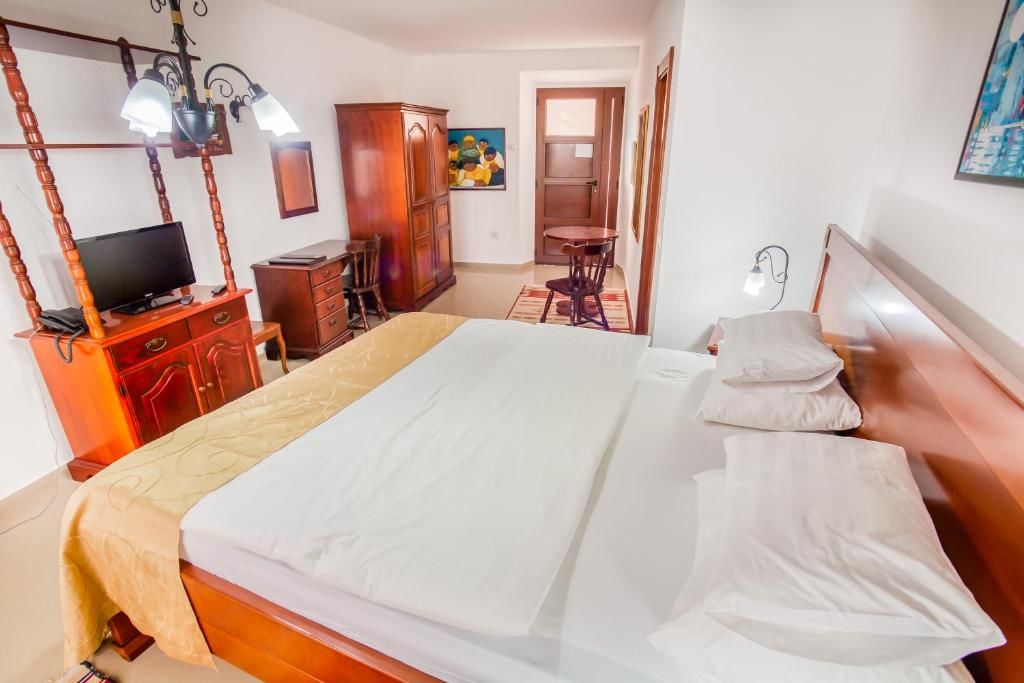 Отель Hotel Palata Venezia Улцинь