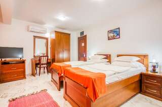 Отель Hotel Palata Venezia Улцинь Двухместный номер с 2 отдельными кроватями-17