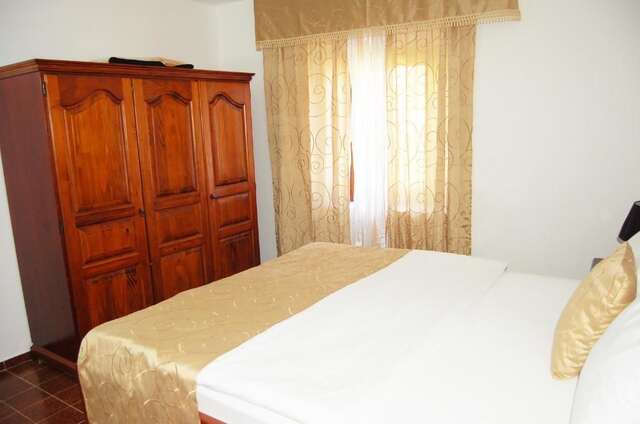 Отель Hotel Palata Venezia Улцинь-129