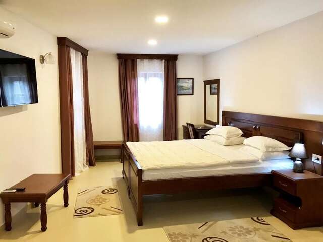 Отель Hotel Palata Venezia Улцинь-186